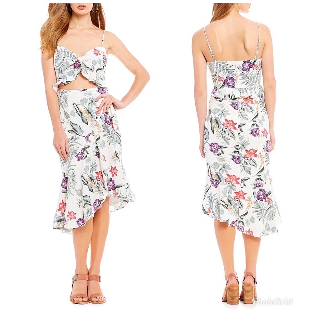 NWOT WAYF Mahari Tie Front Ruffle Cutout Waist
